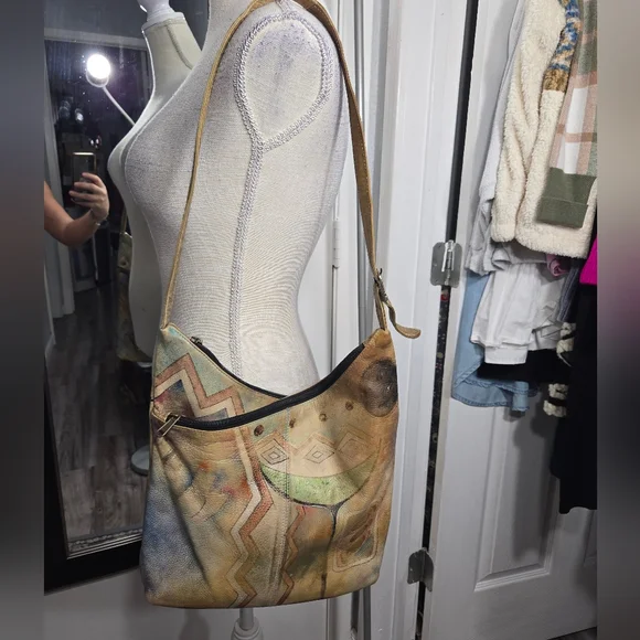 Anuschka hand painted leather handbags Hobo V Shaped - Picture 7 of 14